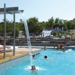 Zwembad met watervalletje